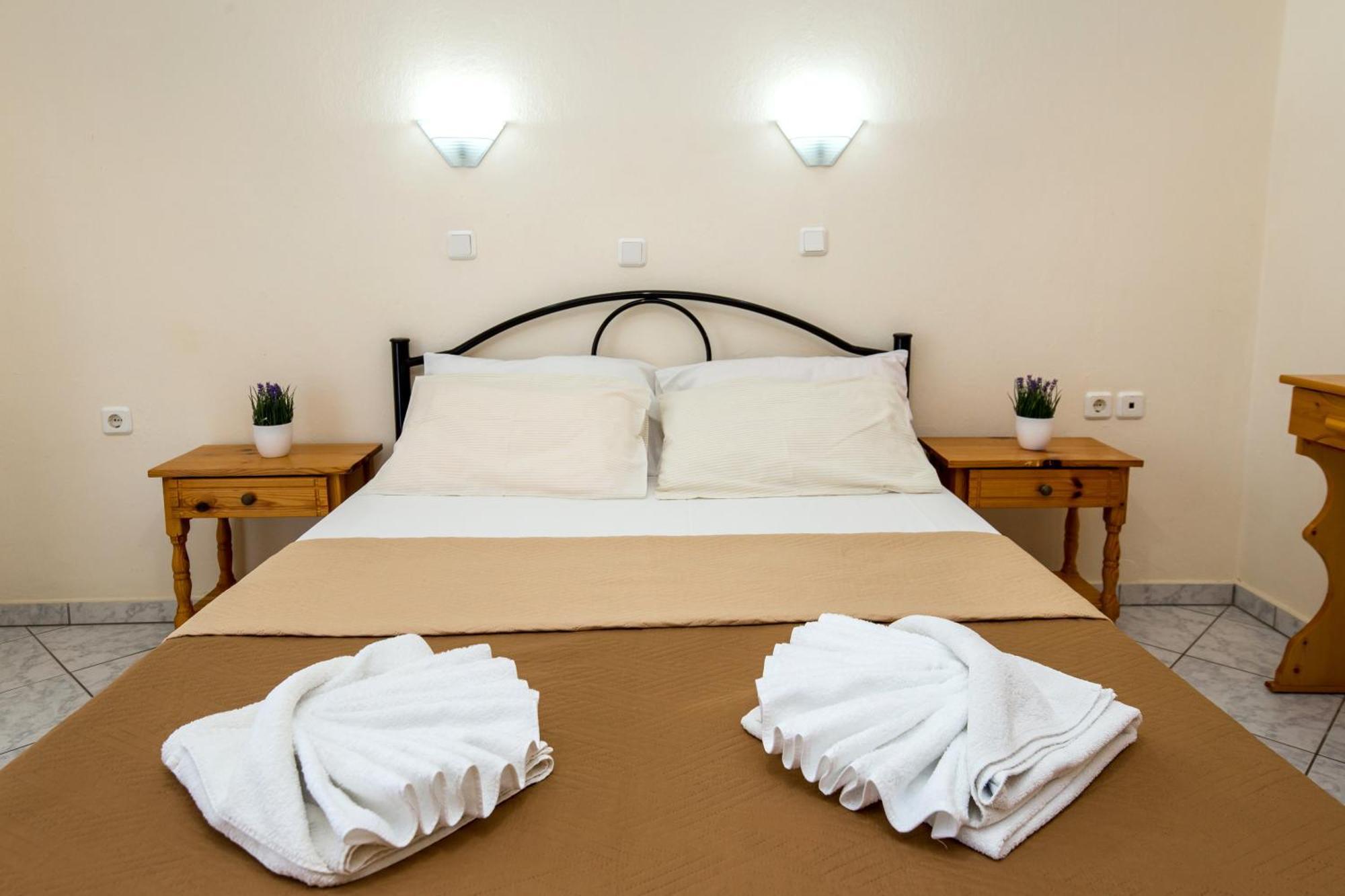 Ianos Apartments Potósz Kültér fotó