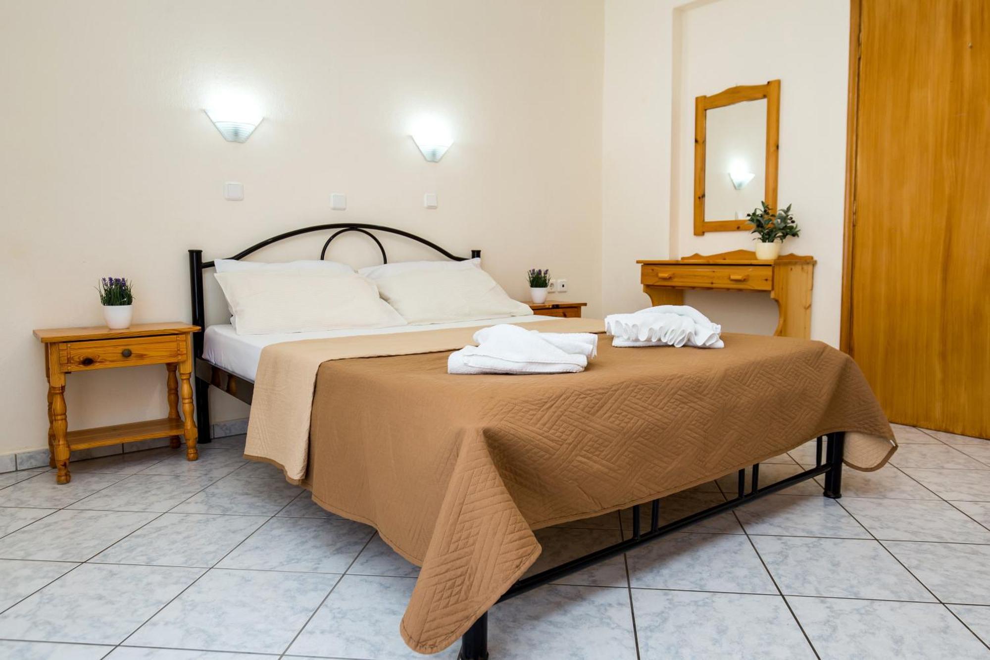 Ianos Apartments Potósz Kültér fotó