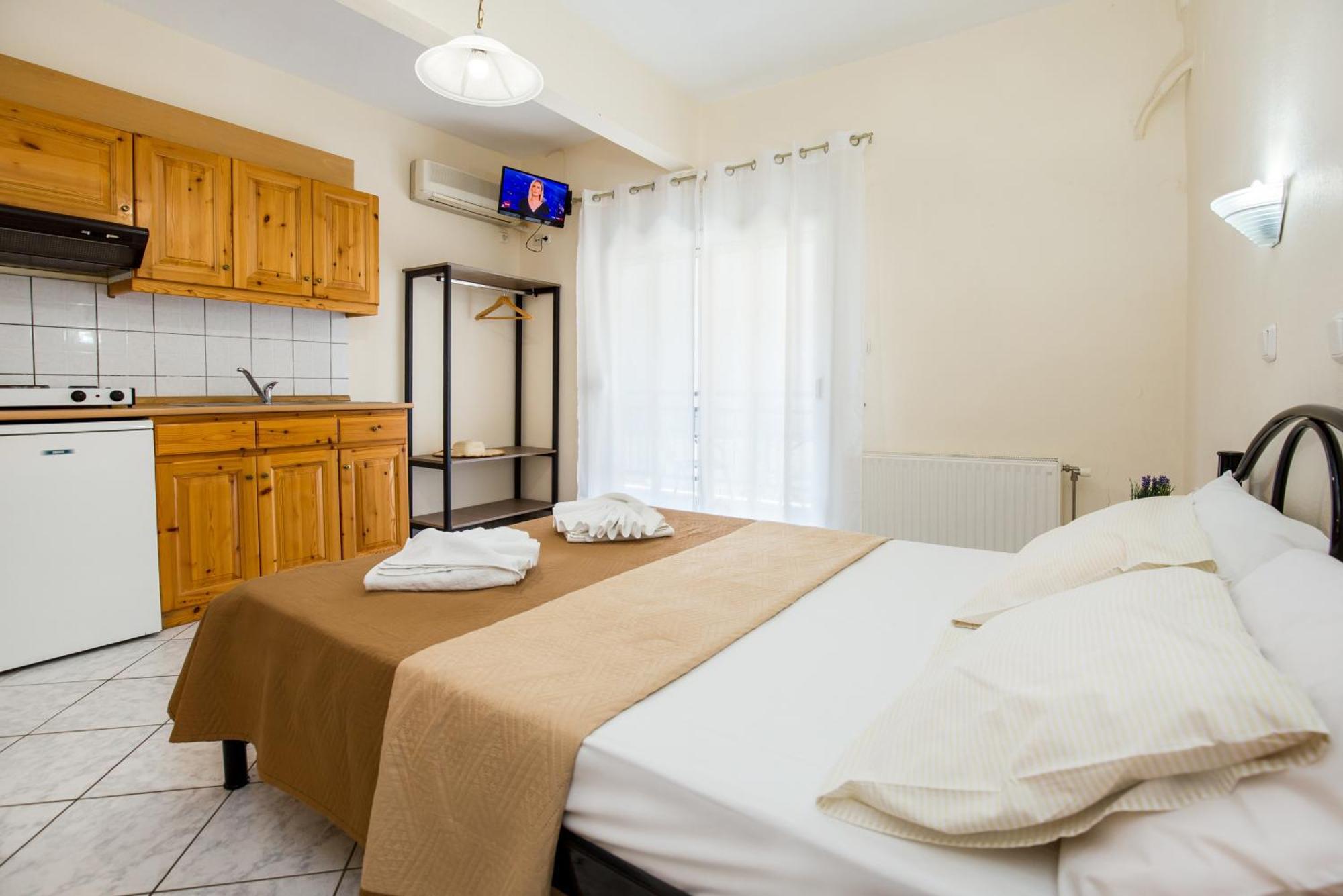 Ianos Apartments Potósz Kültér fotó
